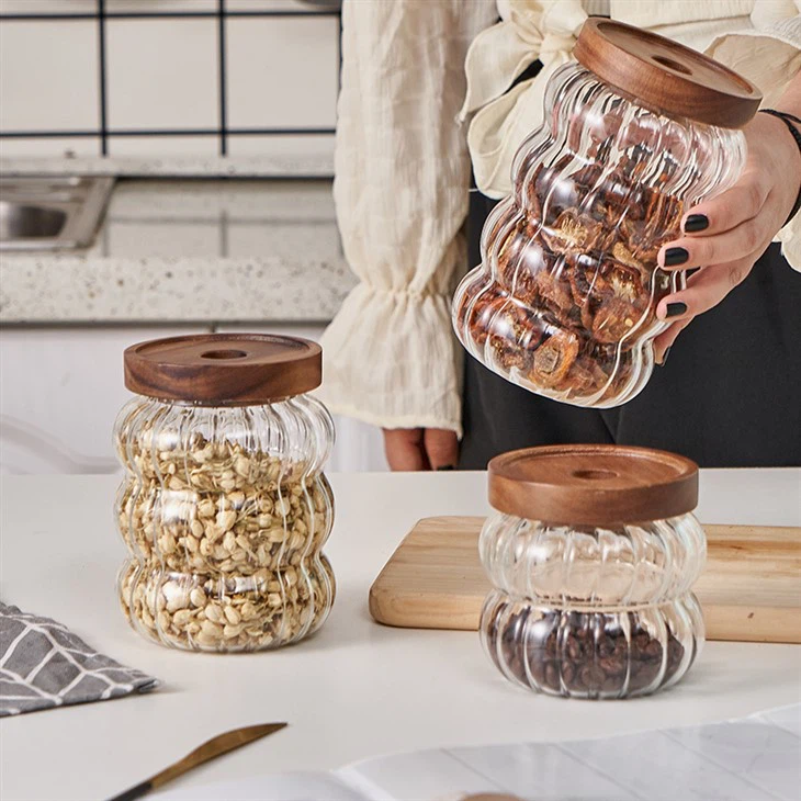 Frascos de vidrio para alimentos y especias con tapas de madera de acacia